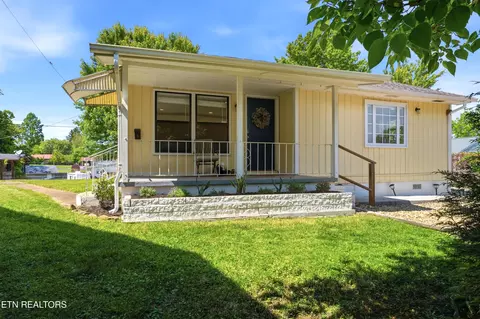 103 Jersey Ln, Oak Ridge, TN 37830