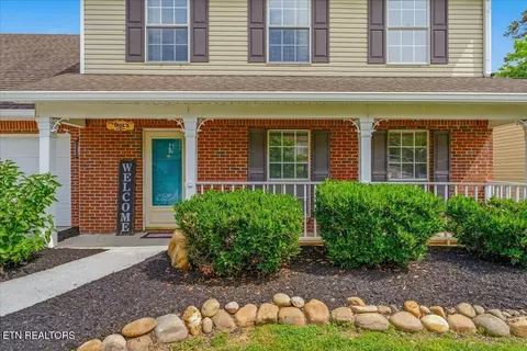 8132 Legacy Ln, Knoxville, TN 37919
