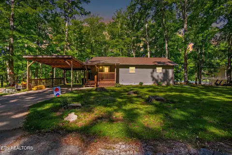 603 S Lake Dr, Oneida, TN 37841