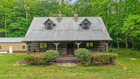 610 Towee Falls Rd, Tellico Plains, TN 37385