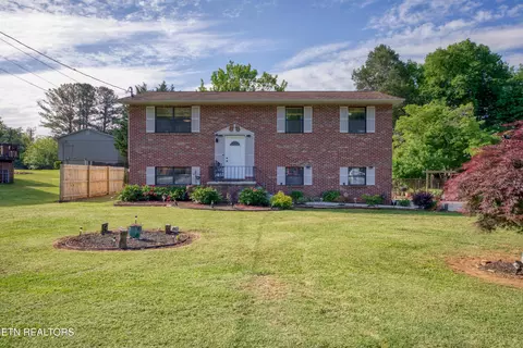 7604 Hawthorne Dr, Knoxville, TN 37919