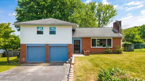 121 Washburn Cir, Oak Ridge, TN 37830