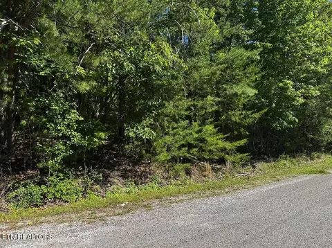 16 Norwood Pl, Crossville, TN 38558