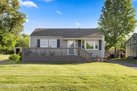 2211 Peachtree St, Knoxville, TN 37920