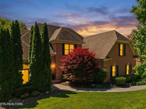 9106 Farrell Park Ln, Knoxville, TN 37922