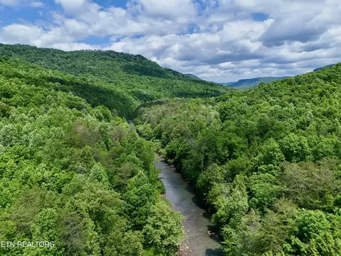 3895 Coppinger Cove Rd, Sequatchie, TN 37364