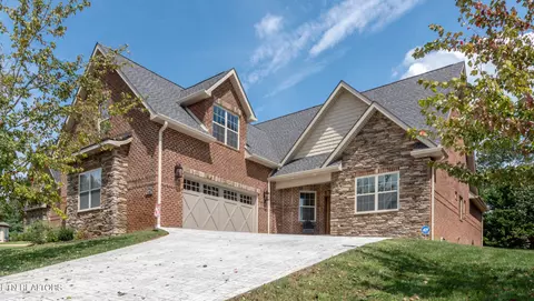 1574 Tsuga Dr, Alcoa, TN 37701