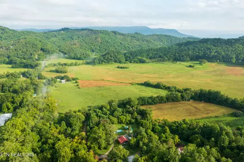 3435 Valley View Rd, Sevierville, TN 37862