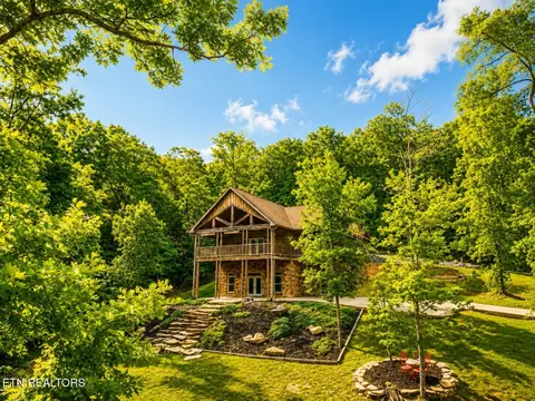 617 Cheyenne Dr, Jamestown, TN 38556