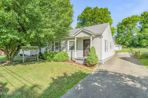 3017 Boright Dr, Knoxville, TN 37917