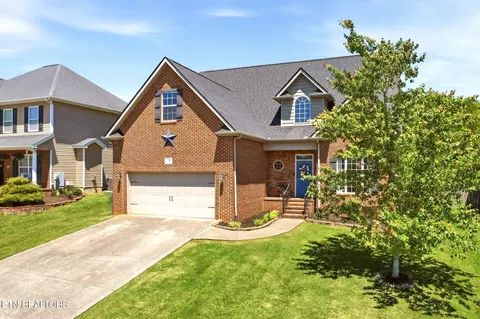 1745 Point Wood Dr, Knoxville, TN 37920