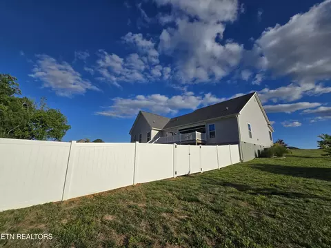 Exterior - 524 Shields Crossing Dr, Bean Station, TN 37708 photo 5 of 15