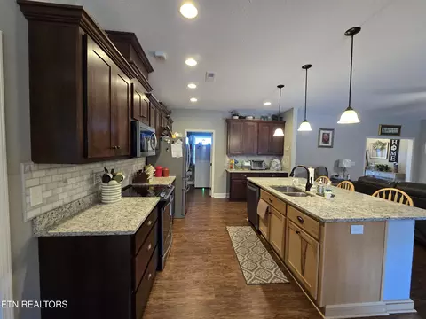 Kitchen - 524 Shields Crossing Dr, Bean Station, TN 37708 photo 1 of 3