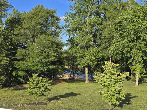 Exterior - 524 Shields Crossing Dr, Bean Station, TN 37708 photo 12 of 17
