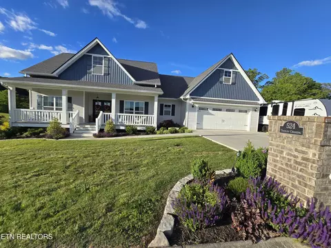 Exterior - 524 Shields Crossing Dr, Bean Station, TN 37708 photo 2 of 17