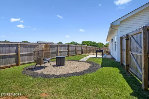 Exterior - 1257 Cole Dr, Talbott, TN 37877 photo 2 of 4