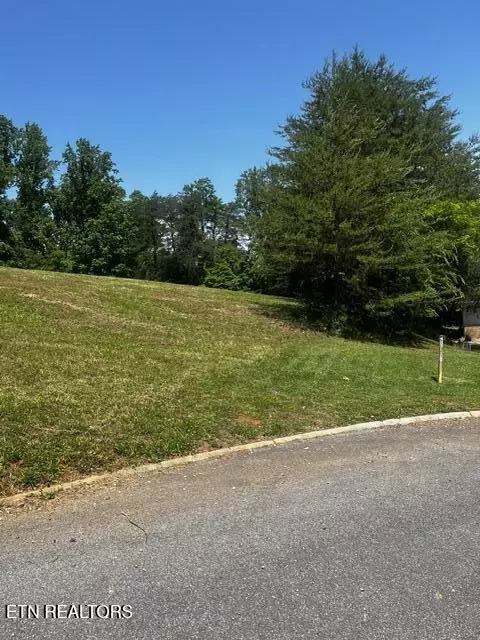 759 Emerald Ave, Kodak, TN 37764