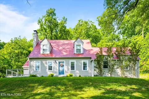 710 S Tennessee Ave, La Follette, TN 37766