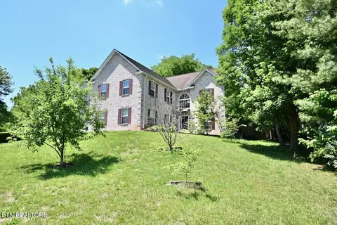 1613 Scenic Valley Ln, Knoxville, TN 37922