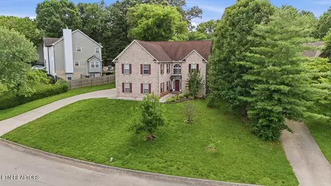 1613 Scenic Valley Ln, Knoxville, TN 37922