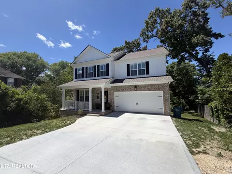 1204 Emerald Forest Ln, Powell, TN 37849