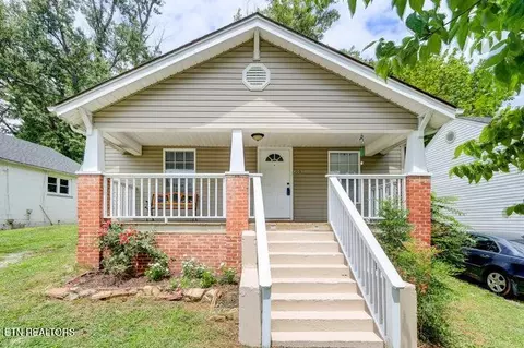 305 NW Jenso Dr, Knoxville, TN 37912