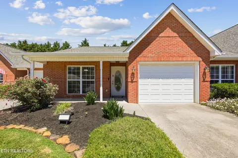 2924 Dominion Dr, Maryville, TN 37803