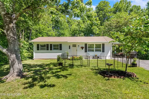 103 Loyola Ln, Oak Ridge, TN 37830
