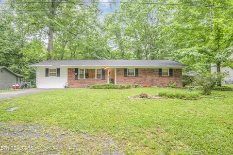 223 White Oak Ln, Heiskell, TN 37754