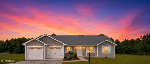 446 Stanley Hood Rd, Crossville, TN 38571