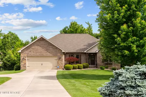 25 Hemlock Ct, Crossville, TN 38558