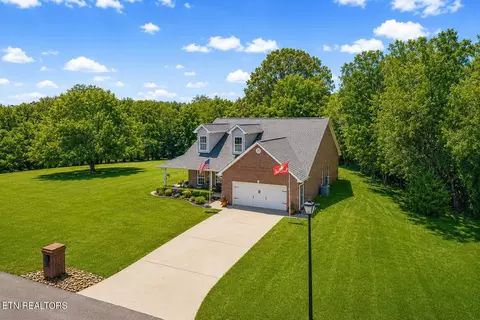 2017 Cherokee Dr, Maryville, TN 37801