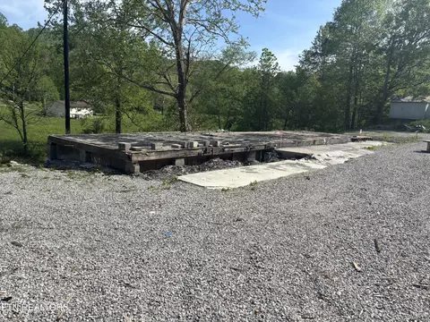 1023 Stinking Creek Rd, La Follette, TN 37766