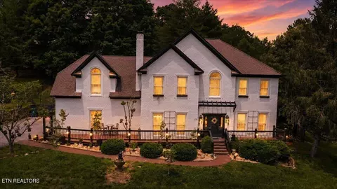 15 Radisson Cv, Oak Ridge, TN 37830