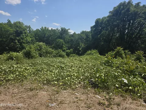 805 Beaman Lake Rd, Knoxville, TN 37914