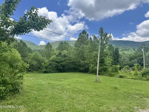 Exterior - 955 Rock Haven Rd, Bean Station, TN 37708 photo 7 of 9
