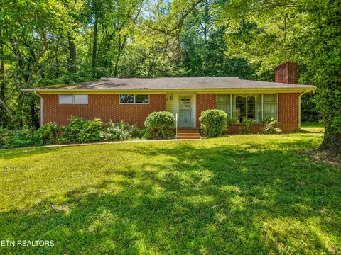 4725 Sullivan Rd, Knoxville, TN 37921