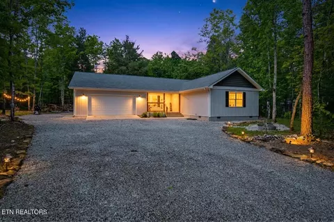 714 Dubose Dr, Jamestown, TN 38556