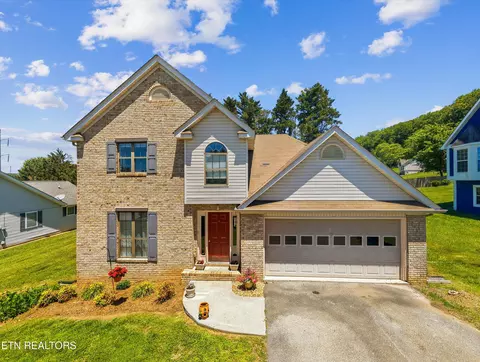 2429 Village Ln, Athens, TN 37303