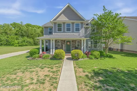 99 Fallberry St, Oak Ridge, TN 37830