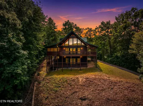 4524 Whetstone Rd, Sevierville, TN 37862