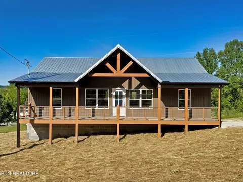 398 Glade Springs Rd, La Follette, TN 37766
