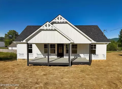 408 Glade Springs Rd, La Follette, TN 37766