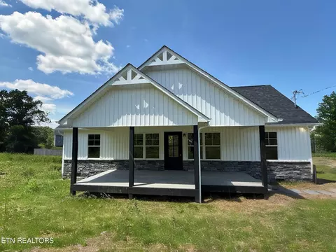 408 Glade Springs Rd, La Follette, TN 37766