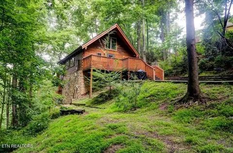 833 Stans Rd, Gatlinburg, TN 37738