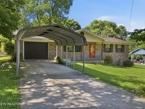 802 Lake Glen Ln, Knoxville, TN 37920