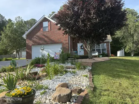 221 Sweetgum Ln, Oak Ridge, TN 37830