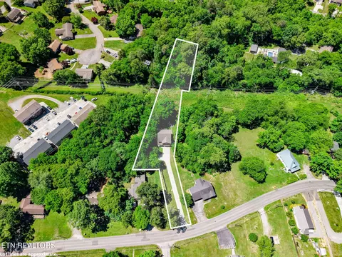 327 Brown School Rd, Maryville, TN 37804