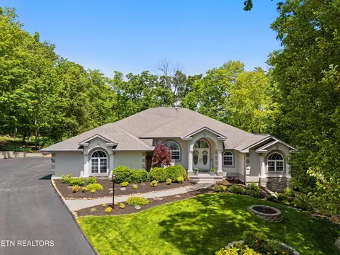 26 Bent Oak Ln, Crossville, TN 38558