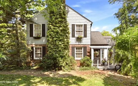 225 Ailsie Dr, Knoxville, TN 37920